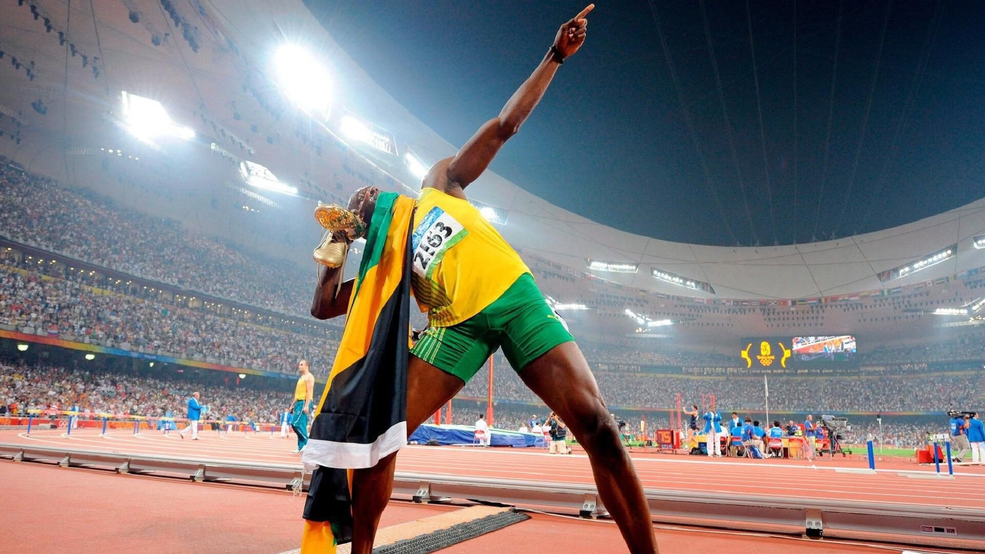 铁血马竞粉碎英格兰幻想,斯通斯关键先生力挽狂澜