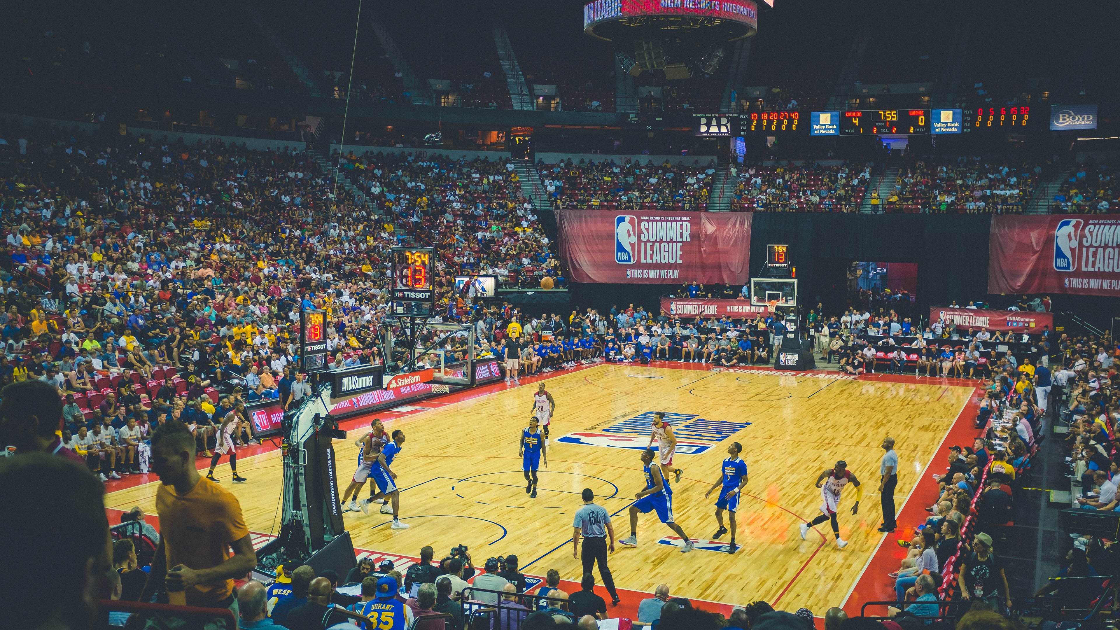 孤胆骑士与关键先生，爱德华兹一剑封喉，绝杀雄鹿改写命运