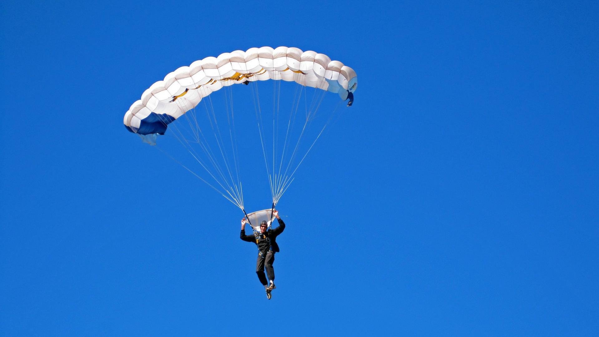 节奏之王西亚卡姆引领风暴，爵士末节逆转深圳诠释团队韧性